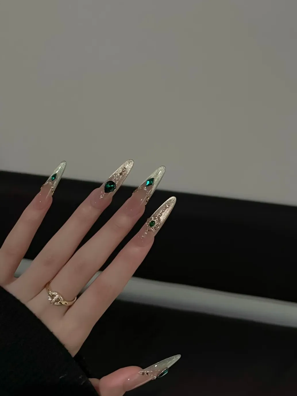 Siva Nail, Emerald - Accented Gold Glitz Handmade Press on Nails