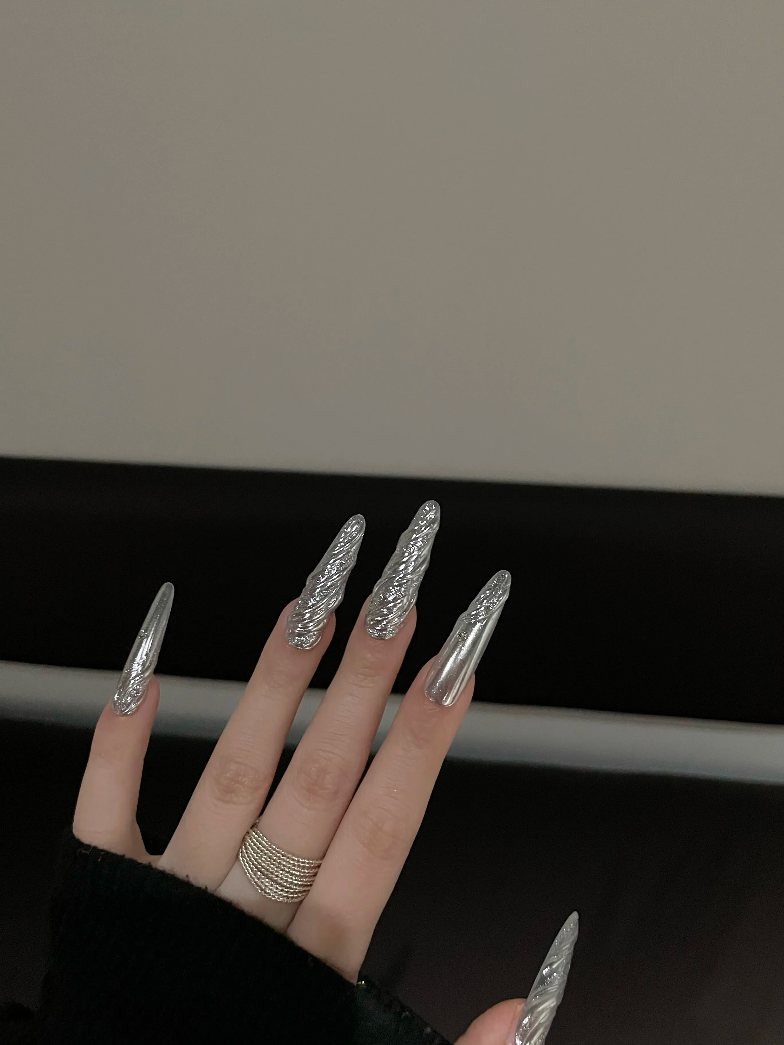 Siva Nail, Silver Textured - Twist Handmade Press on Nails