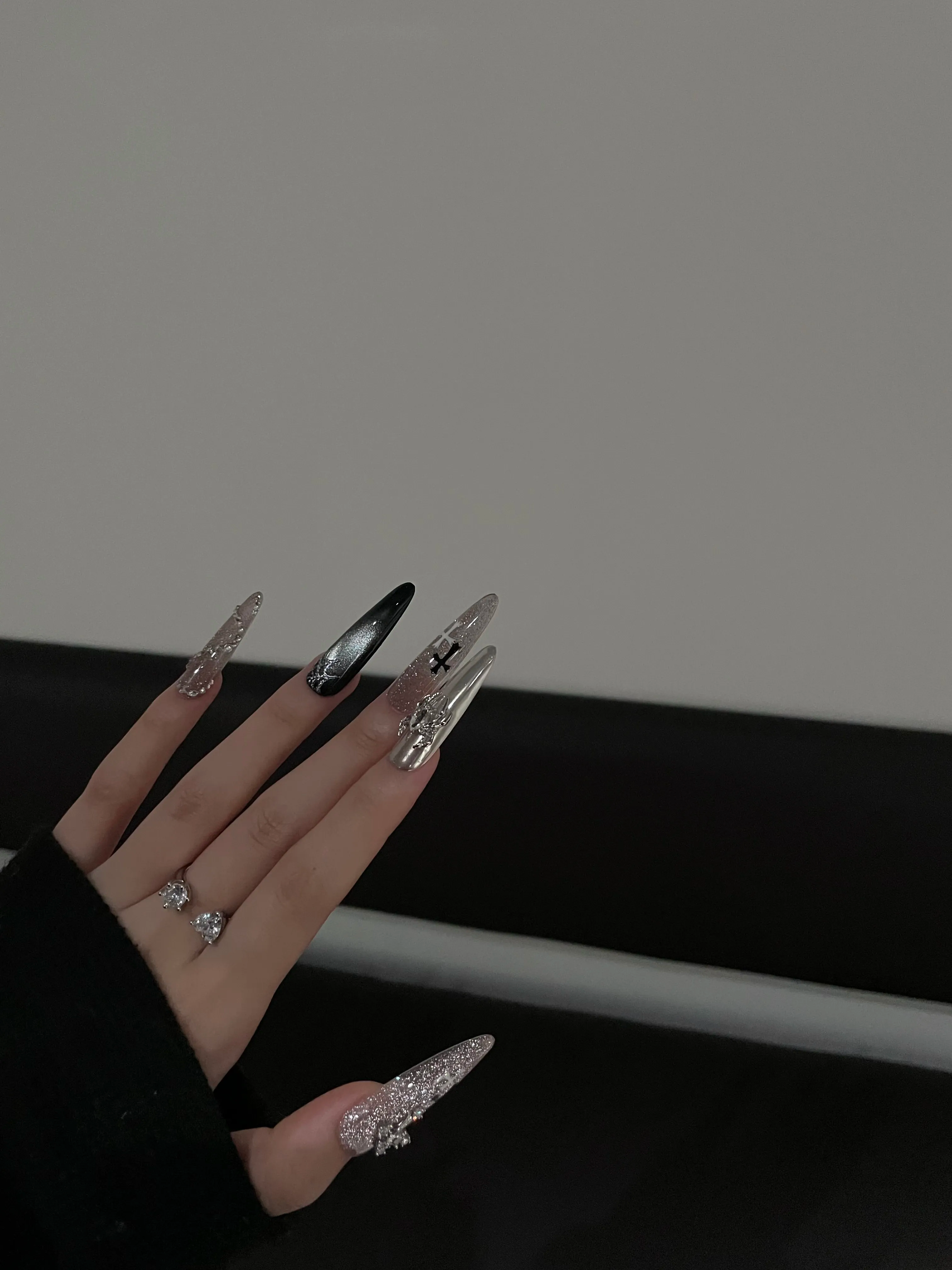 Siva Nail, Silver - Black Bling - Accent Handmade Press on Nails
