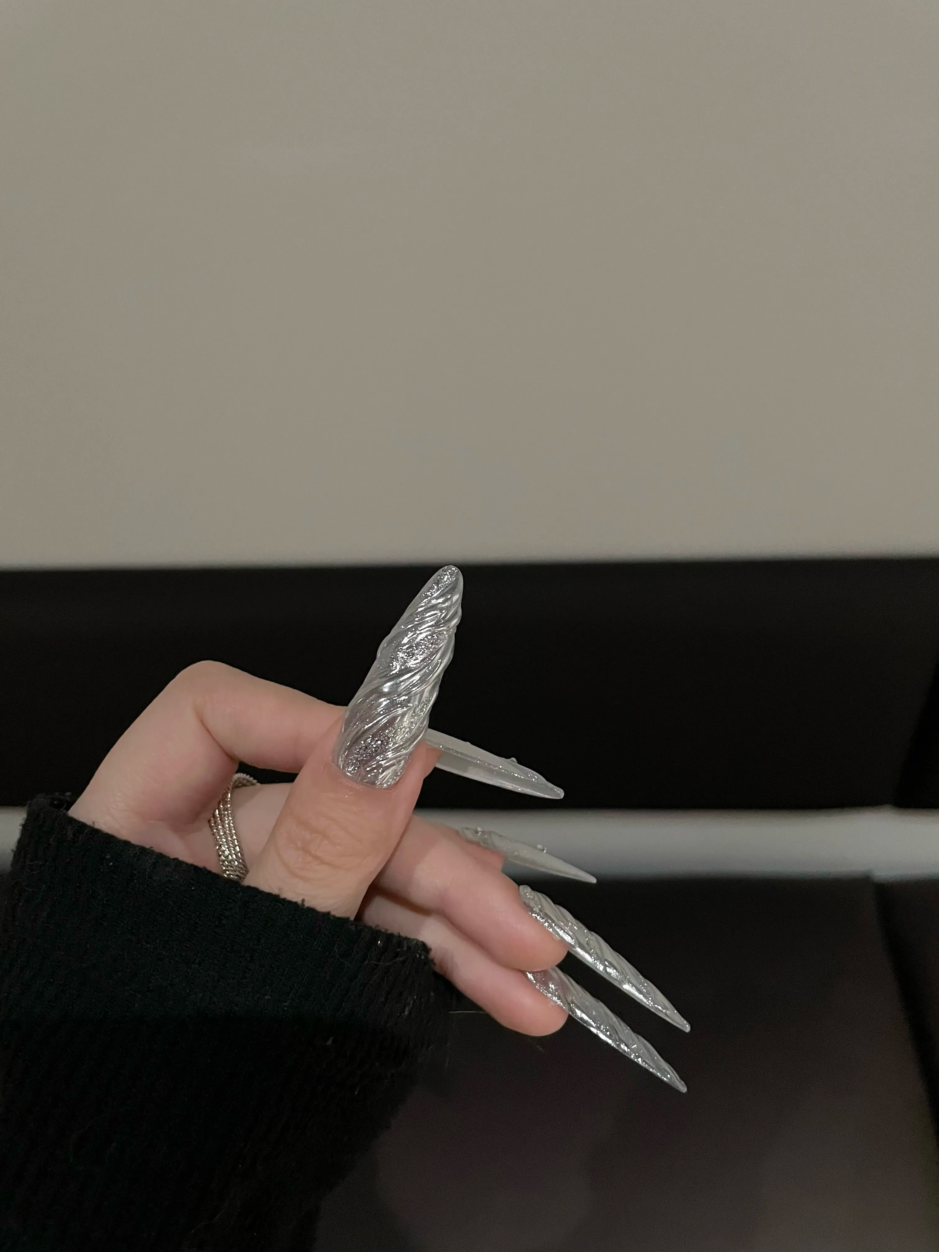 Siva Nail, Silver Textured - Twist Handmade Press on Nails