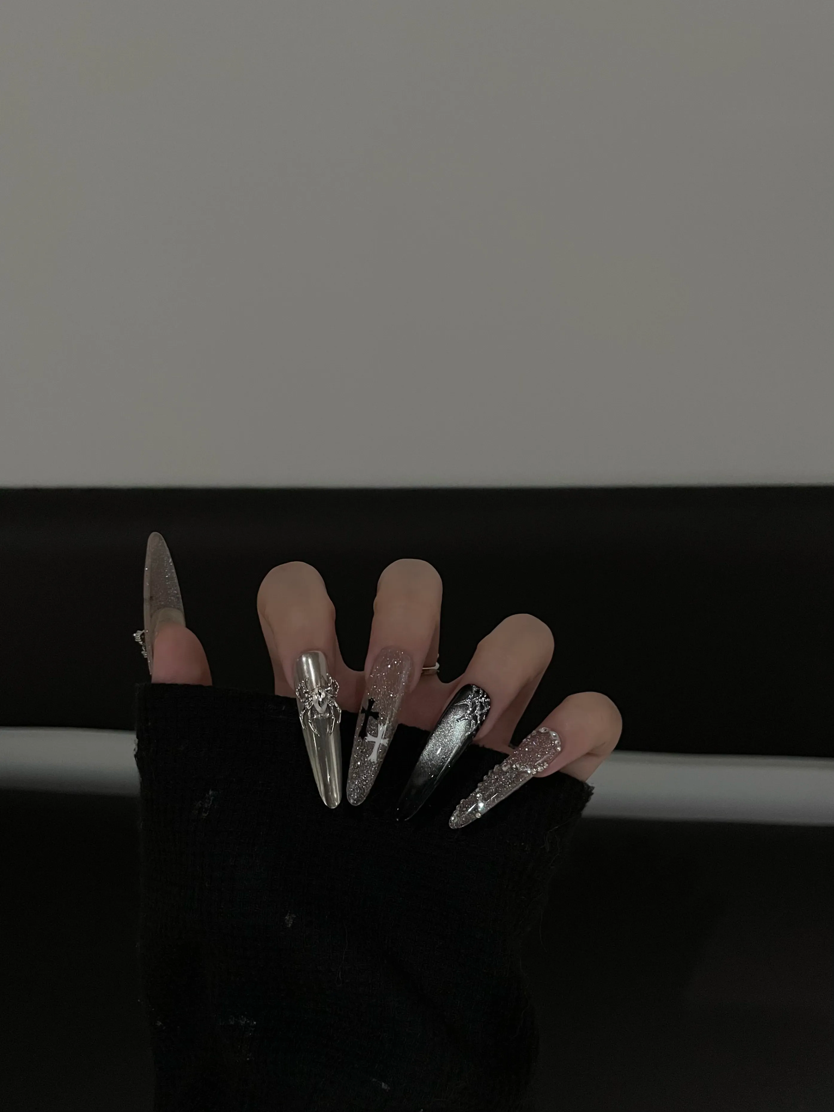 Siva Nail, Silver - Black Bling - Accent Handmade Press on Nails