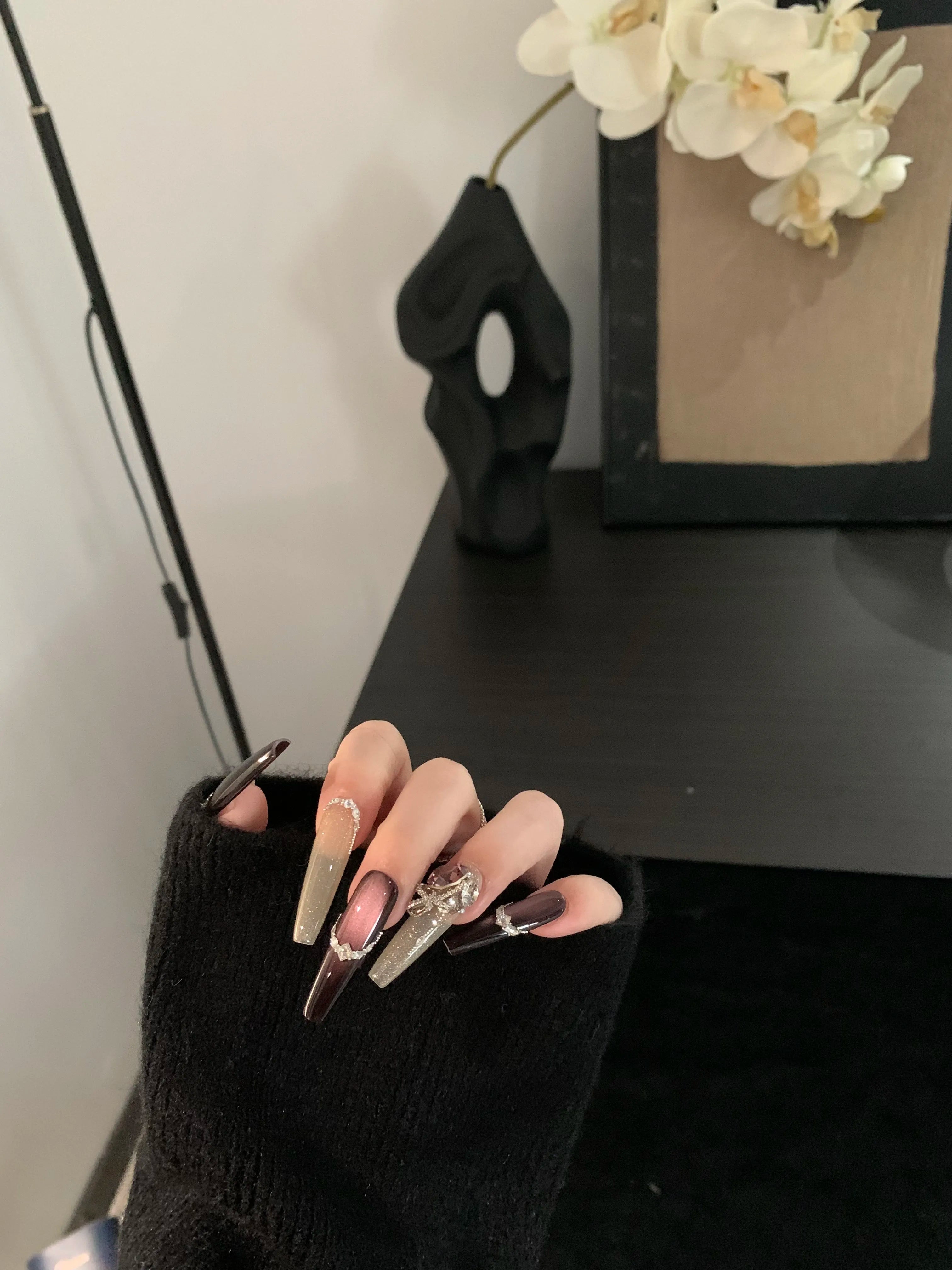 Siva Nail, Dreamy Milky White Glow with Exquisite Chain Embellishments Handmade Press on Nails