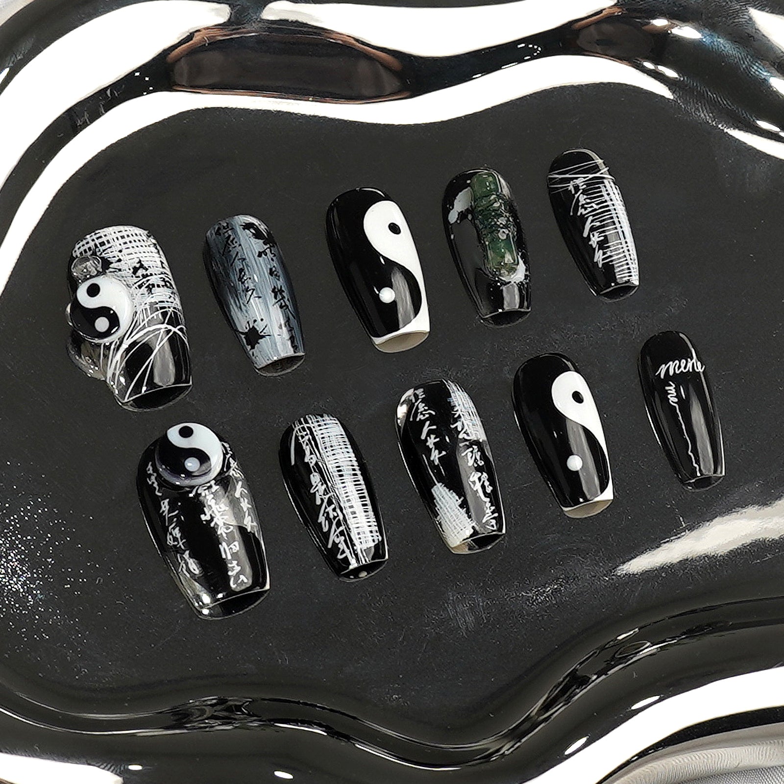 Siva Nail, Chaos, Black & White Harmony Press on Nails