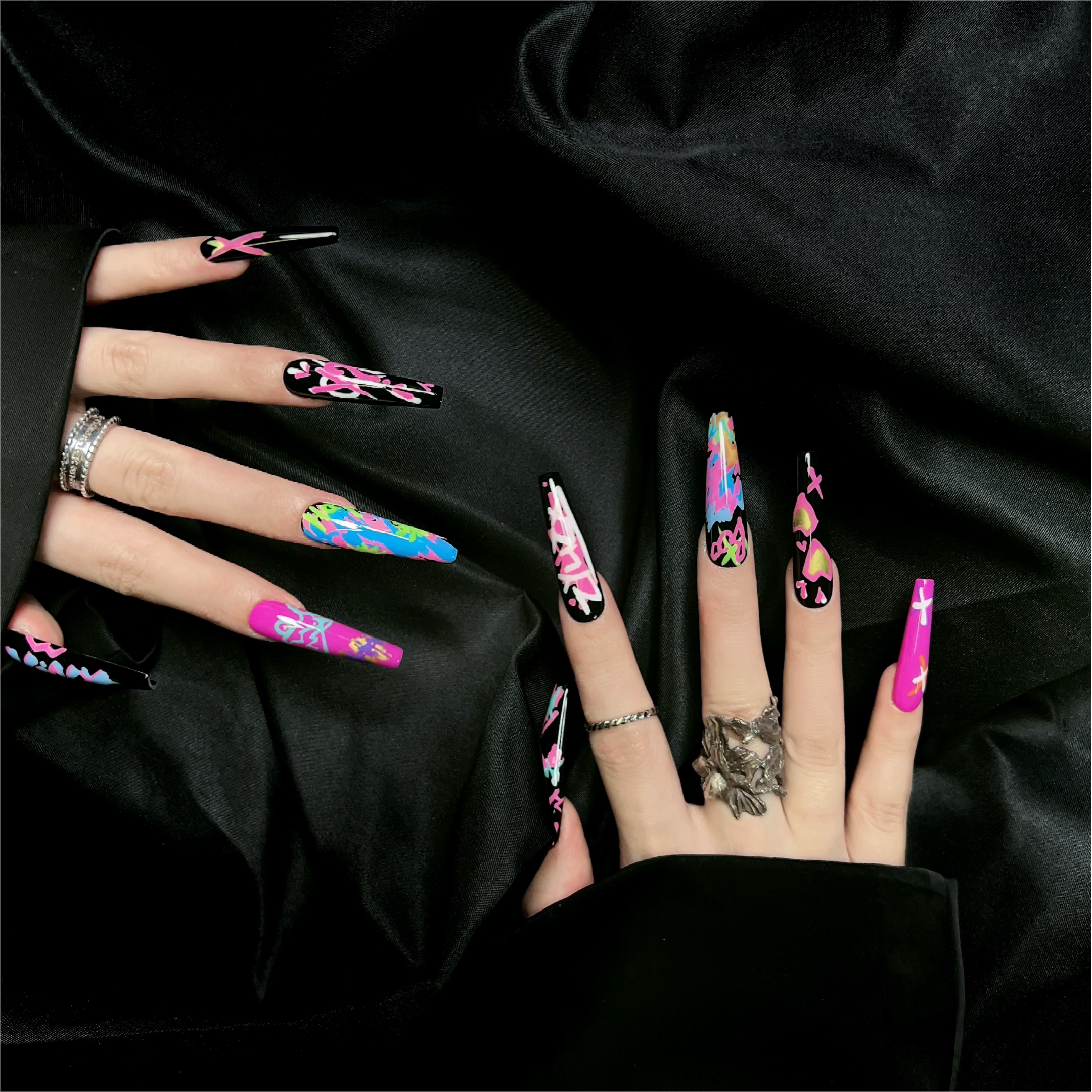 Siva Nail, Neon Groove, Graffiti Style, Handmade Press on Nails