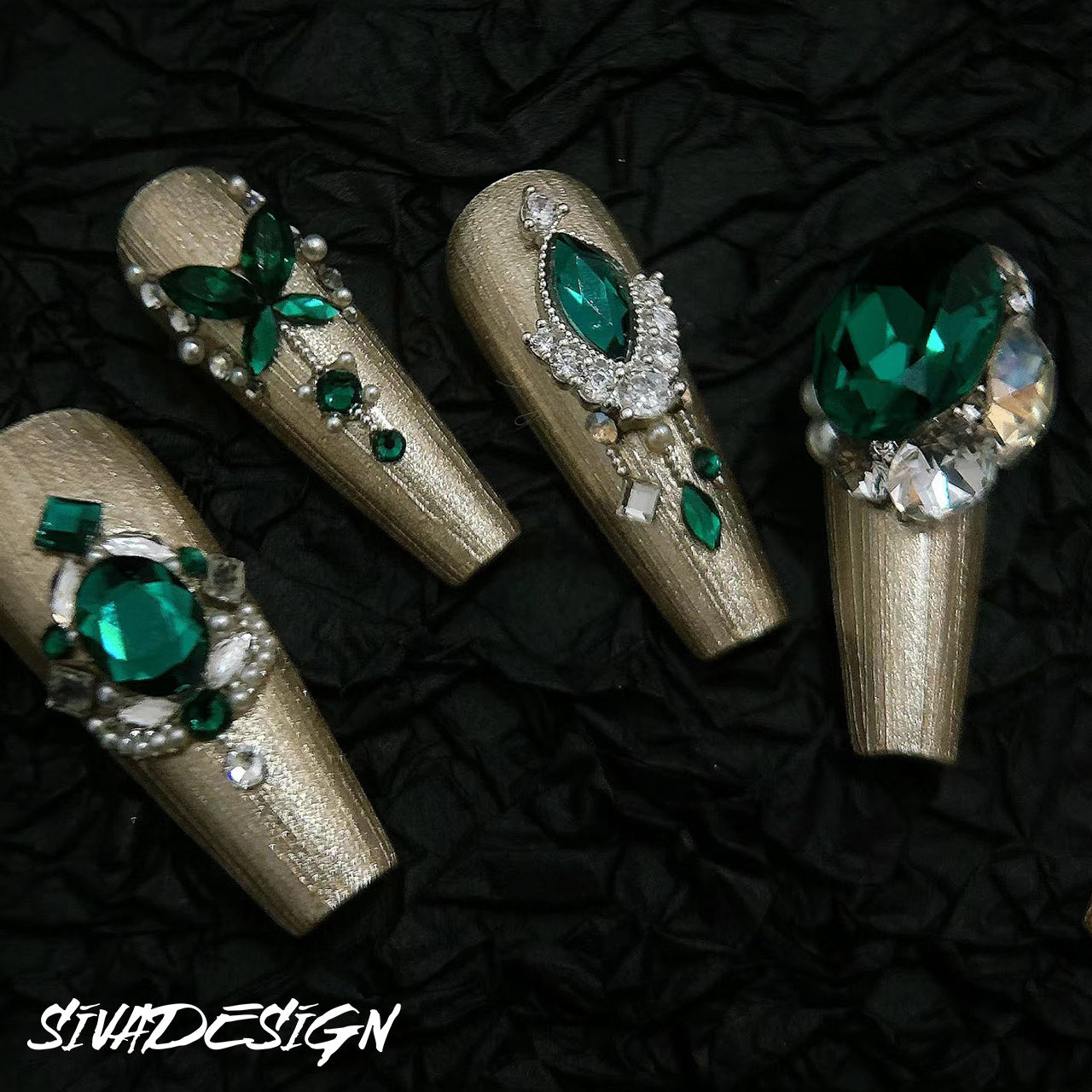 Siva Nail, Emerald Elegance, Jewel Style Handmade Press on Nails