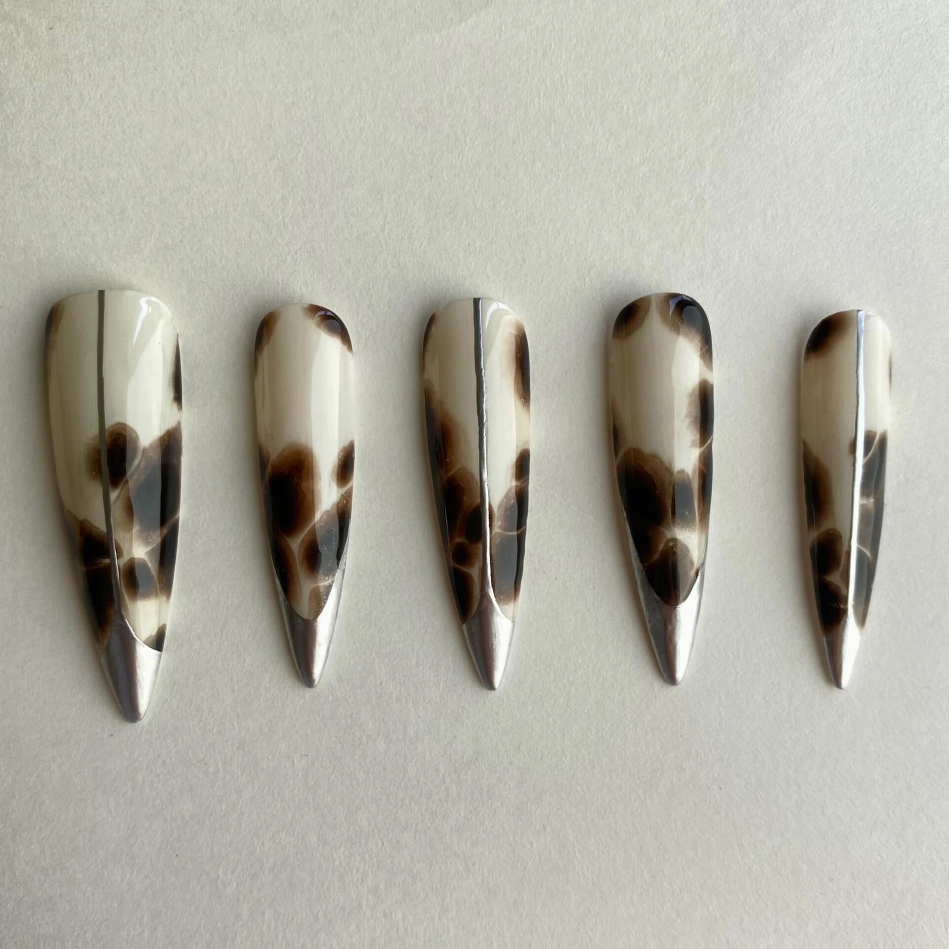 Chic Leopard Print Stiletto Nail Art