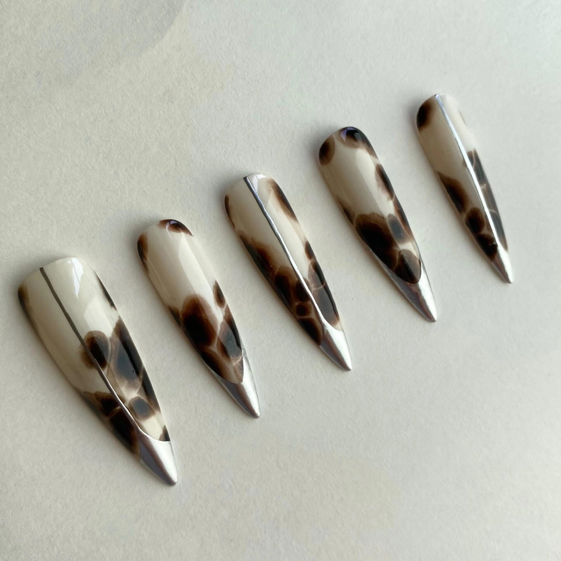 Chic Leopard Print Stiletto Nail Art