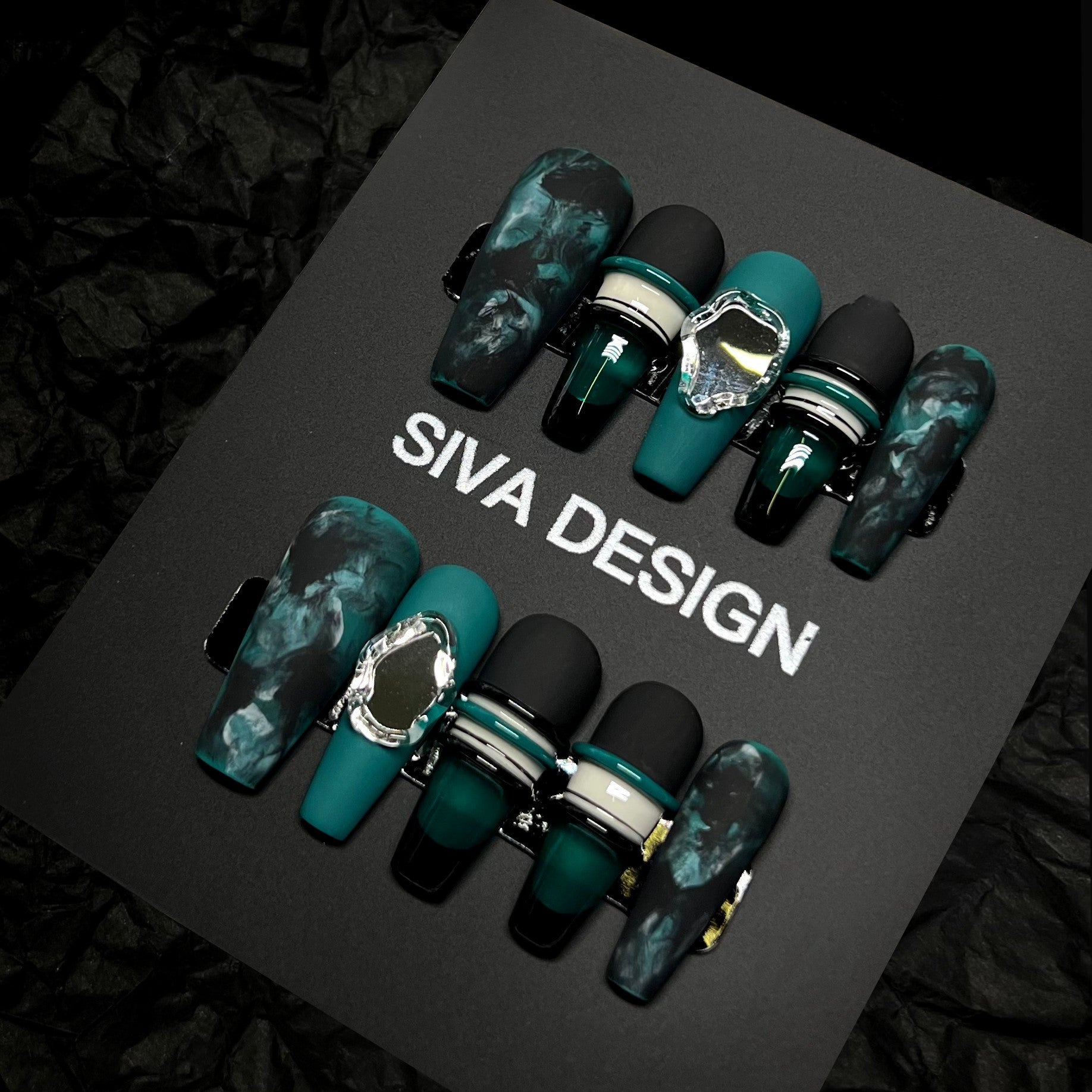 Siva Nail, Tidal Whispers, Luxurious Marbled Emerald Green Acrylic Press on Nails